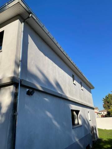 Réalisation de gouttières moulurées en zinc à Pibrac